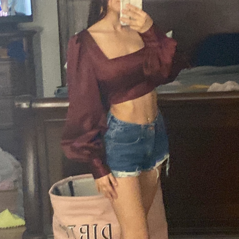 ❤️ Maroon Silk Long Sleeve Crop Top ❤️